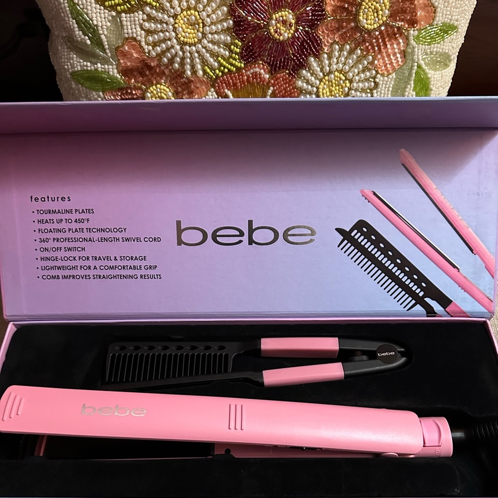 NEW BABY PINK straightener and comb 🩷